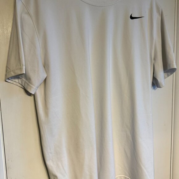 White Dri-Fit Nike Tee shirt - Size Large - Picture 1 of 3
